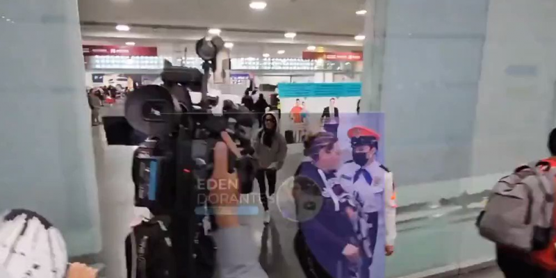 Becky G aeroporto