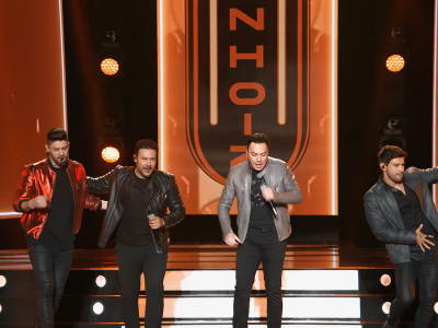 'Derramando Lágrimas' - Munhoz e Mariano part. João Bosco e Vinícius