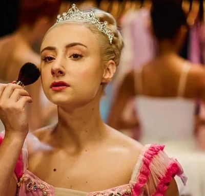 'Boneca Russa' - Renata Schneider